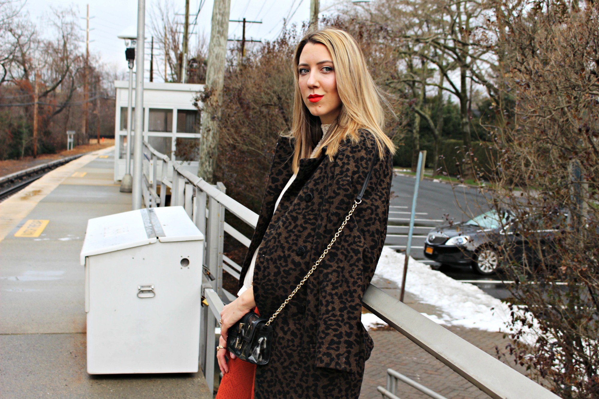 girl waiting for the train